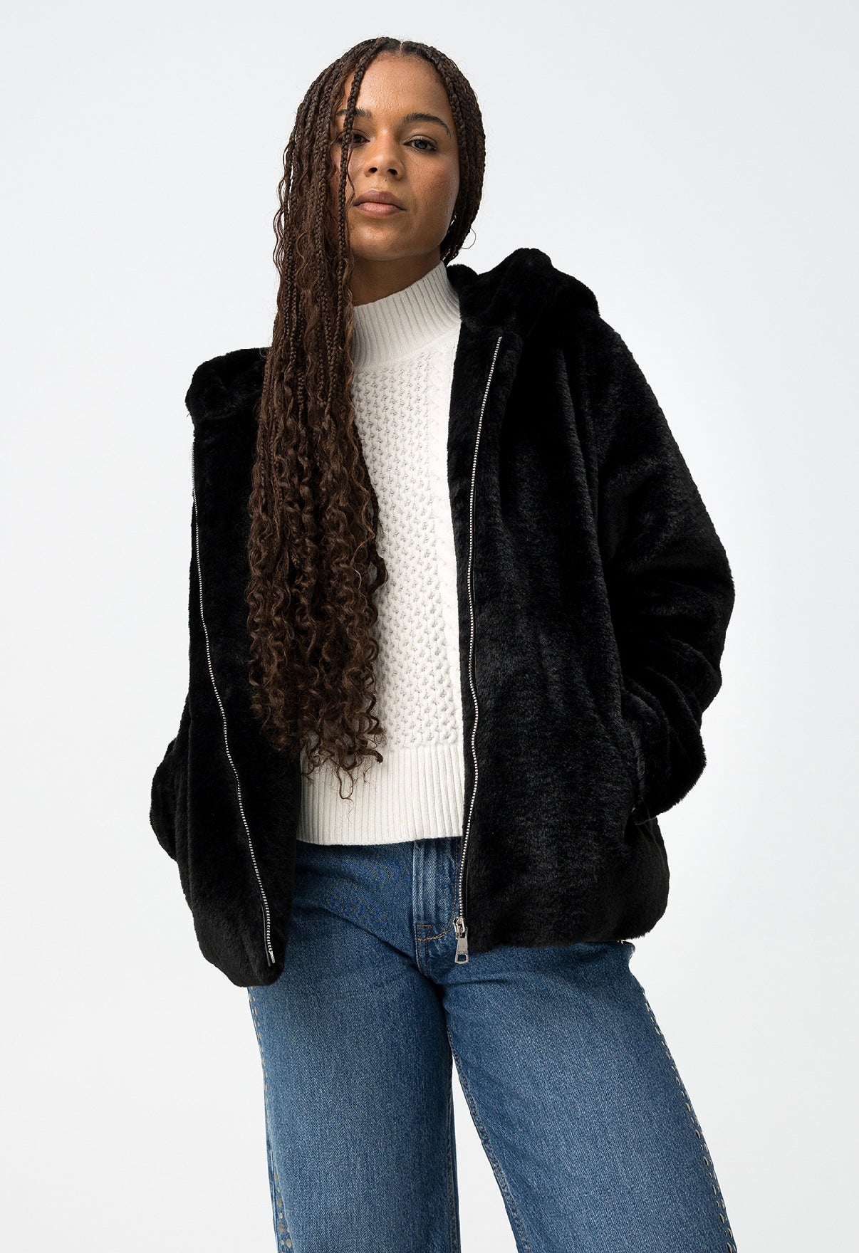 Cappotto in pelliccia corto nero