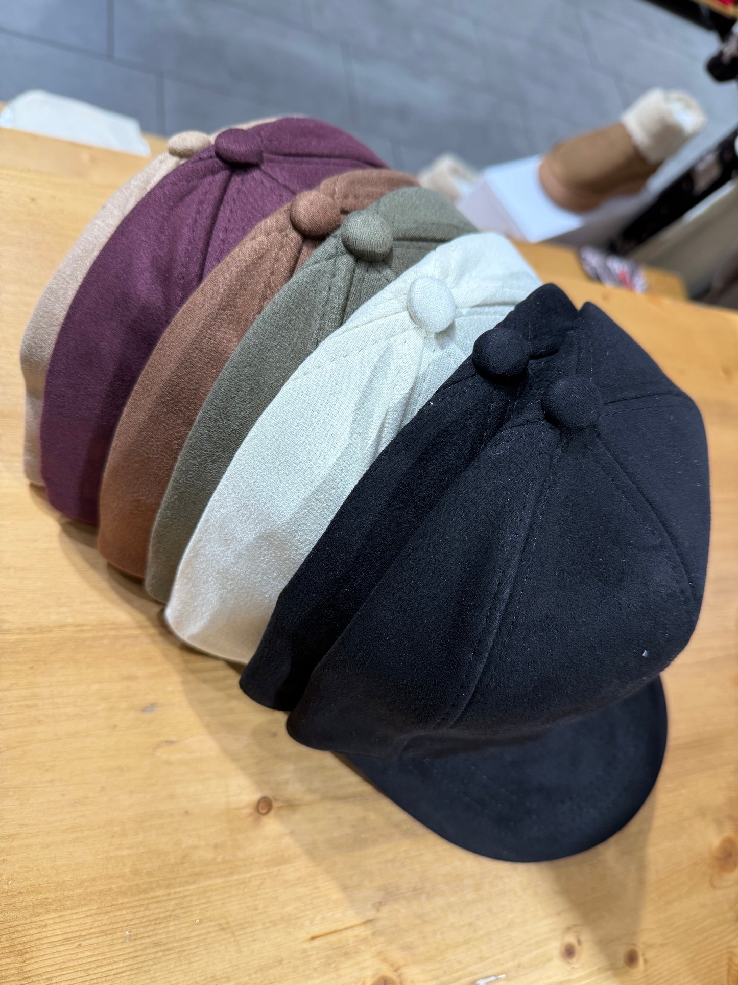 Cappellino scamosciato