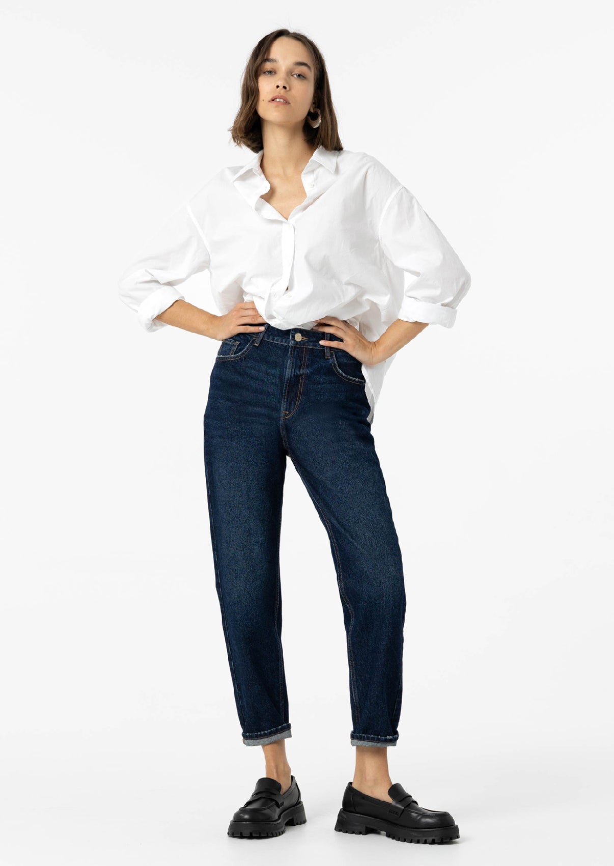 Tapered mom fit